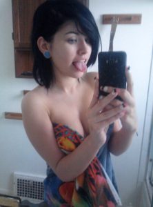 BLONDE COQUINE JE SUIS A VOTRE DISPONIBILITÉ MES CHÉRIS image 188541