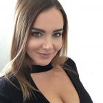 Hey guys, text me on whatapp for incall and outcall service image 194531