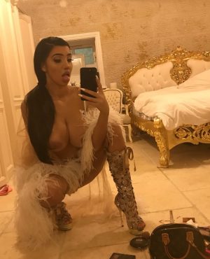 Vicky in Nice, photo 2