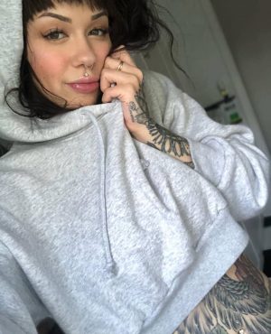 Sandra in Vancouver, photo 2