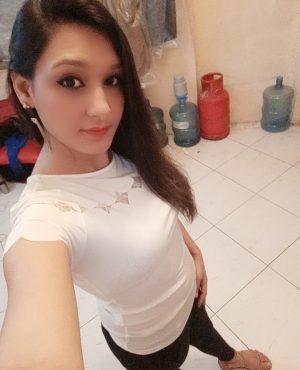 Simran Kaur in Dubai, photo 2