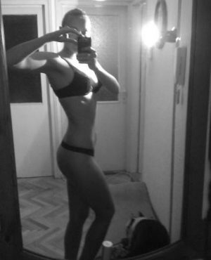 Angela in Prague, photo 2