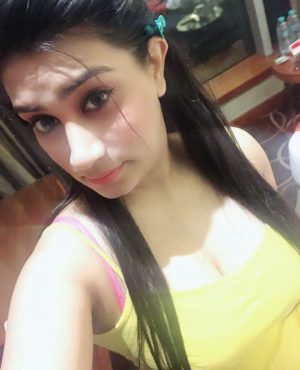 Smita in Dubai, photo 2