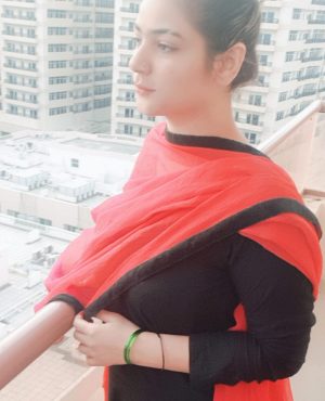 Shehnaz in Dubai, photo 2