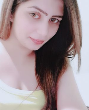 Shazia in Dubai, photo 3