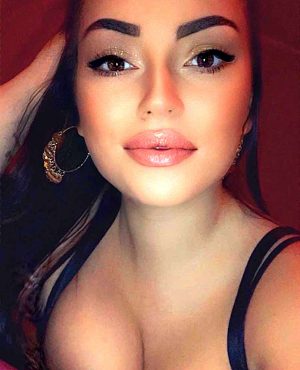 Katy young high-class party girl escort to visit you in Essex, photo 3