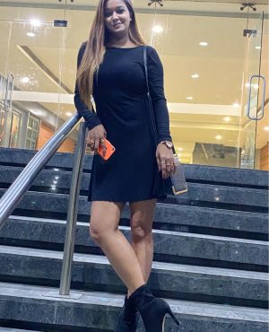 Monica in Dubai, photo 3