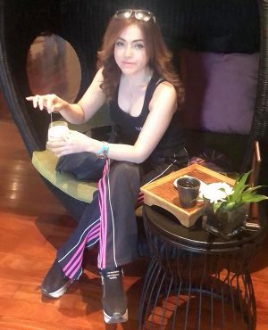 Tracy in Bangkok, photo 3