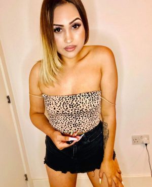 Bea high-class young partygirl visiting escort in Berkshire, photo 2