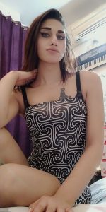 Big tits beauty has sexy Rendezvous image 272264