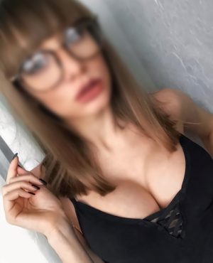 Linda in Dubai, photo 2