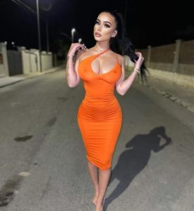 Hola chicos soy nueva besos con lengua por la zona image 384459