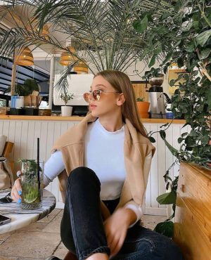 Emma in Warsaw, photo 3