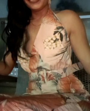 Hermosa latina image 408893