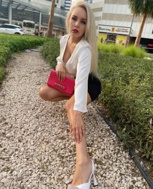 Russian girls Lola in Dubai, photo 2