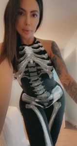 lady escort image 415286