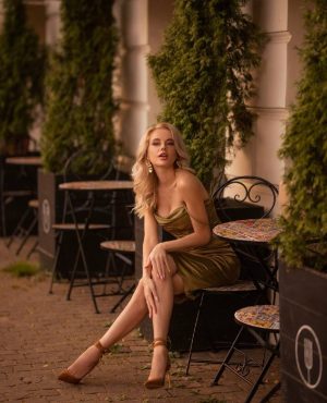 Dina in Warsaw, photo 2