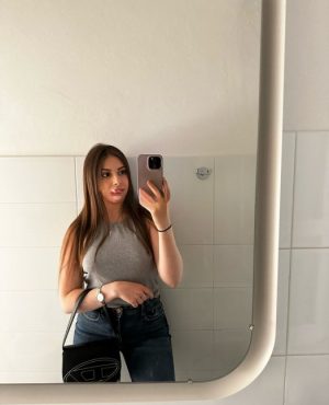 Dylan,
                agency
                Females companion image 545292