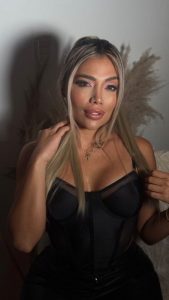 Samantha,

                independent image 545386