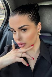 Casey,

                agency
                Stars of the World image 545555