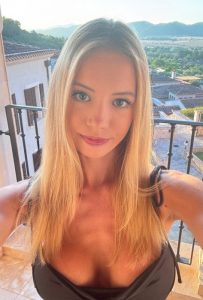 Lara,

                independent image 545583