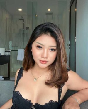 Freya – Curvy, Confident &amp;amp;amp; Sensual Malay Beauty image 545702