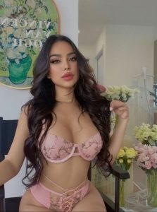 Cristiana,

                agency
                Stars of the World image 546453