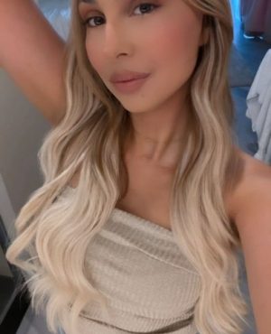 Jessy,

                agency
                Snow-white beauty image 546529