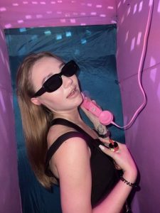 Alla,

                agency
                Sweet Heart image 547100