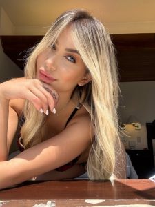 Nicole,

                independent image 547316