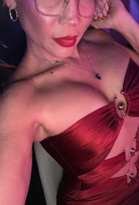 Mia,

                independent image 547425