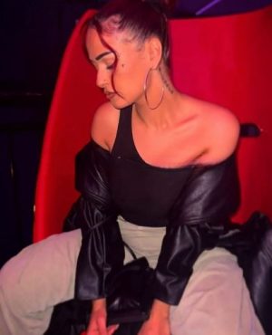 Nikol,

                independent image 547508