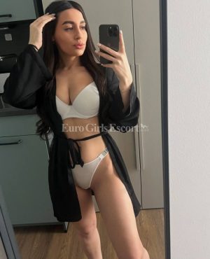 Anora,

                independent image 548042