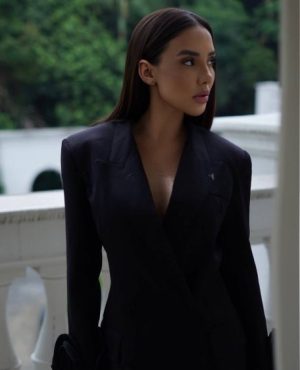 Denella,

                agency
                Aura image 548274