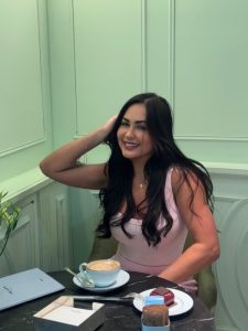 Melina,

                independent image 548278