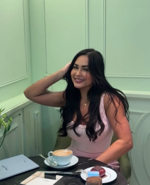 Melina,

                independent image 548278