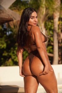 Alice,
                independent image 548432