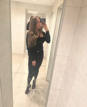 Masha,

                agency
                Snow-white beauty image 548878