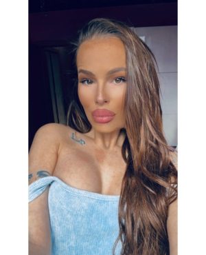 Ina,

                independent image 548891