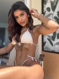 Selena Valliant,

                independent image 549133