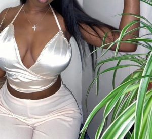 Essama,

                independent image 549273