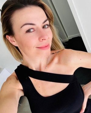 Nikki,

                independent image 549334