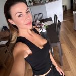 Nikki,

                independent image 549335