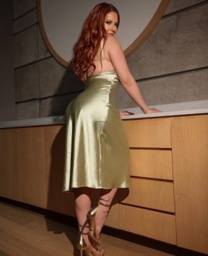 April Dyson, independent in Montreal, photo 3