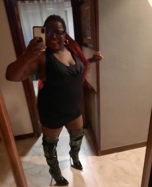 Mia,
                independent image 549748