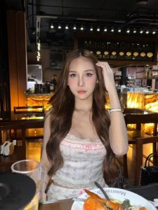 Pinky,

                independent image 550230