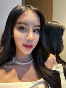 Clara Mirie,

                independent image 550376