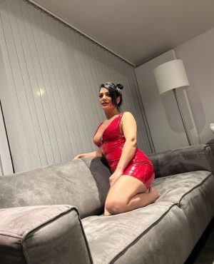 Katia,
                independent image 550740