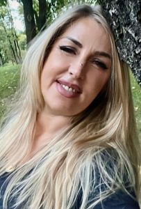 Laura,

                independent image 550872