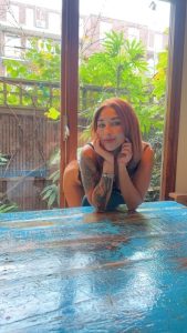 Sara,

                independent image 551441